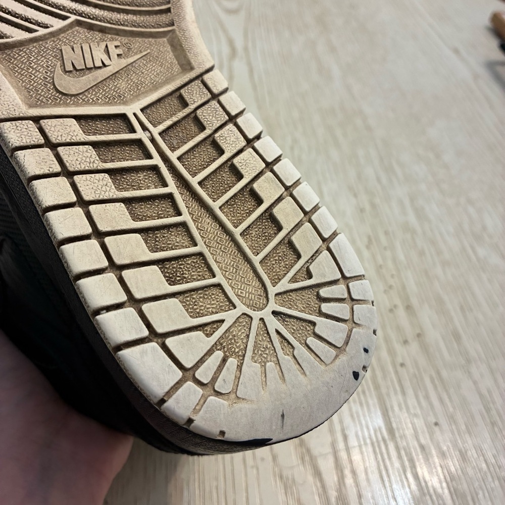 Men’s Nike Jordan 1 Retro High OG Perforated (Back/White) - Picture 12 of 16